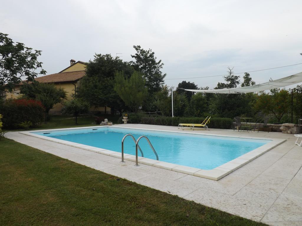 B&B Ai Tre Confini Monzambano Exterior photo
