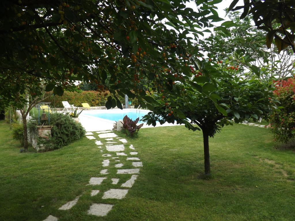 B&B Ai Tre Confini Monzambano Exterior photo