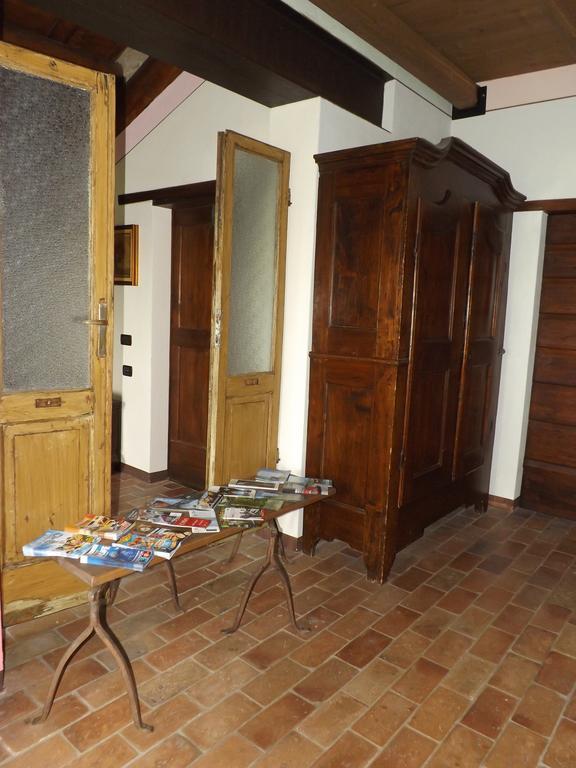 B&B Ai Tre Confini Monzambano Exterior photo
